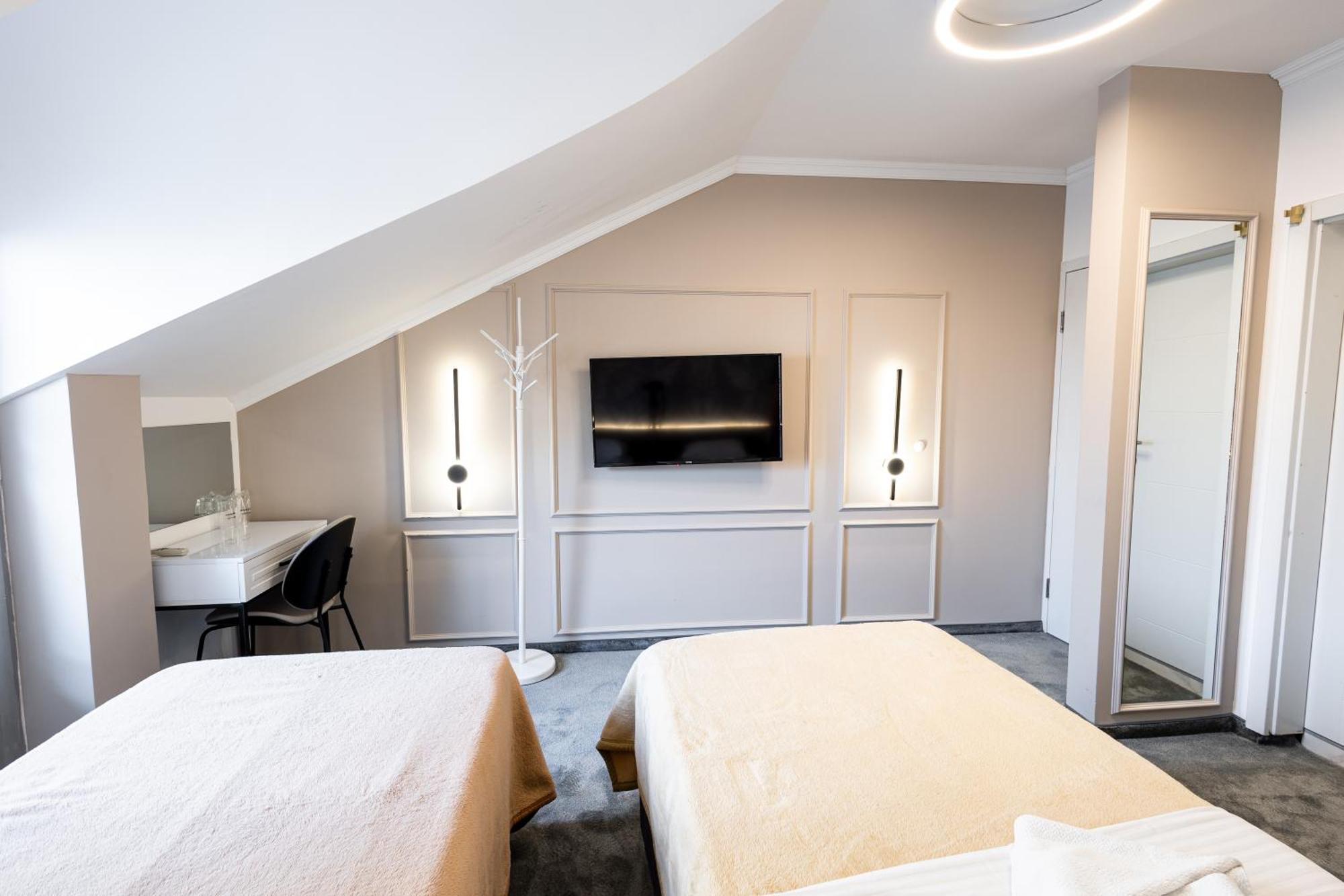 Garni Hotel Lotos Ниш Экстерьер фото