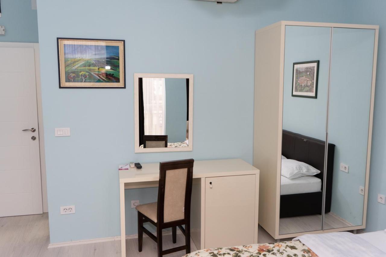 Garni Hotel Lotos Ниш Экстерьер фото